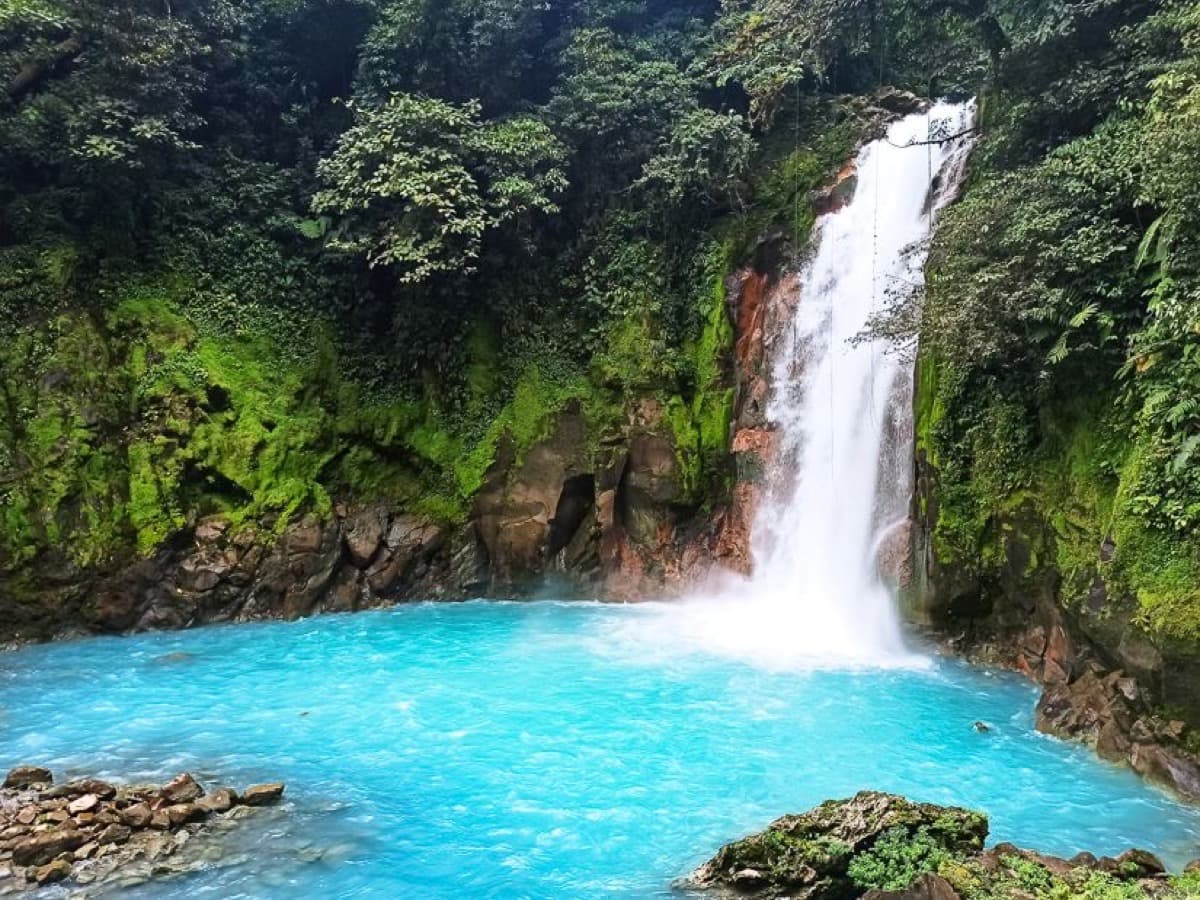 Invertir en bienes raices en Costa Rica: Playas, montanas y oportunidades